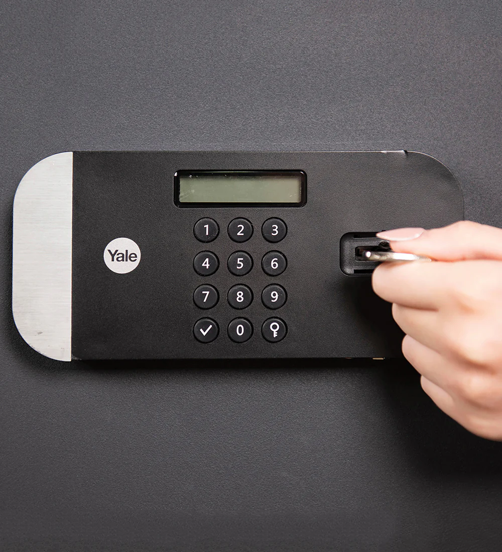 MAXIMUM-SECURITY-MOTORISED-SAFE-PRODUCT-IMAGES-2000x2000px-V01_fe417cd7-1b42-4626-a2b1-8f091d07d3ba